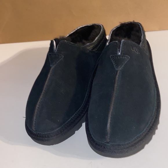 - MEN UGG NEUMAN BLACK SLIP ON SLIPPERS #7 - Picture 7 of 10
